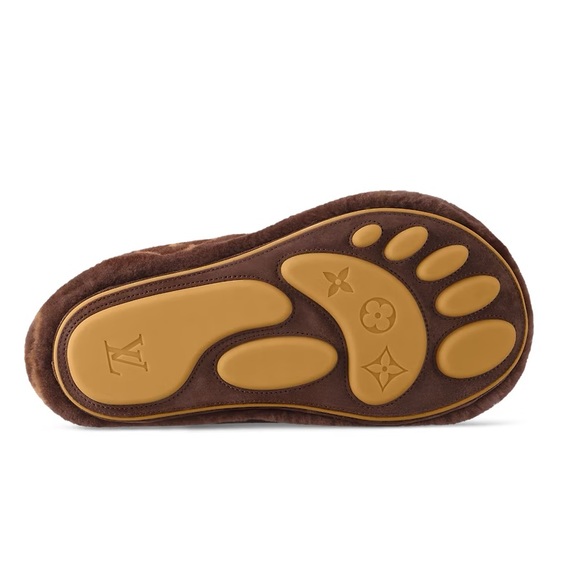 **SOLD**NWT Louis Vuitton Footprint Low Boots - Picture 3 of 3